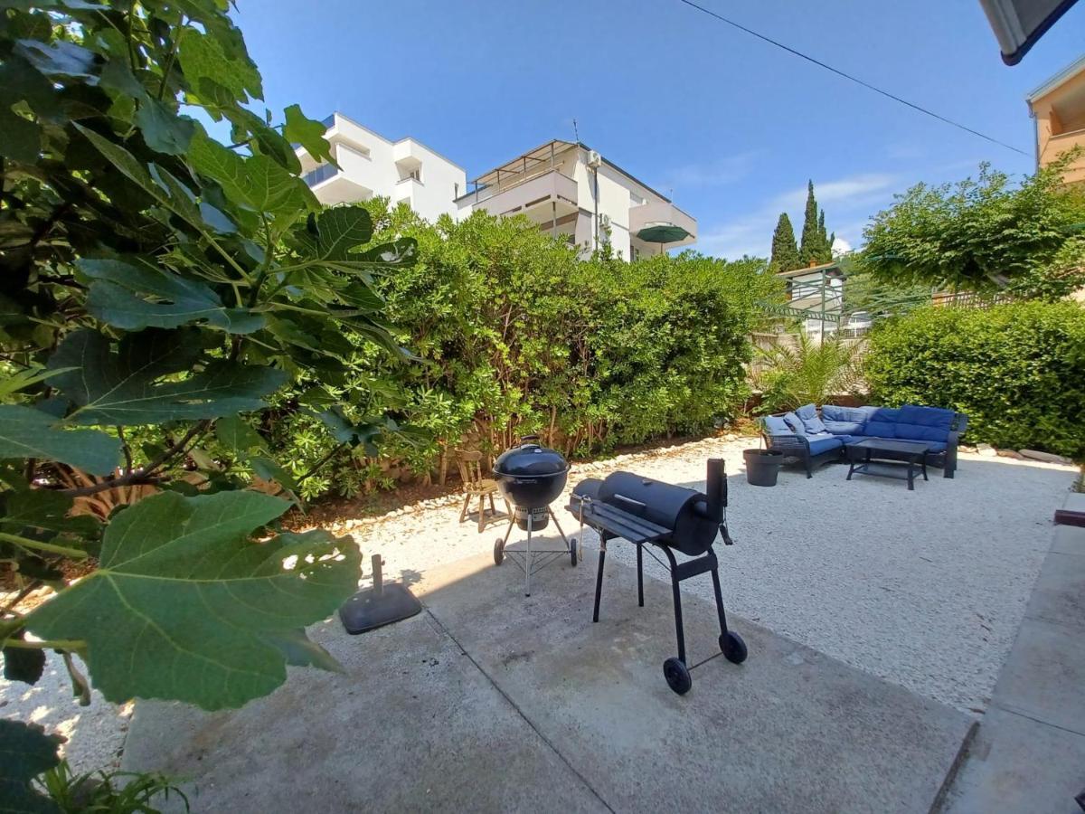Apartment Bunjo'S Beach House Trogir Exteriör bild