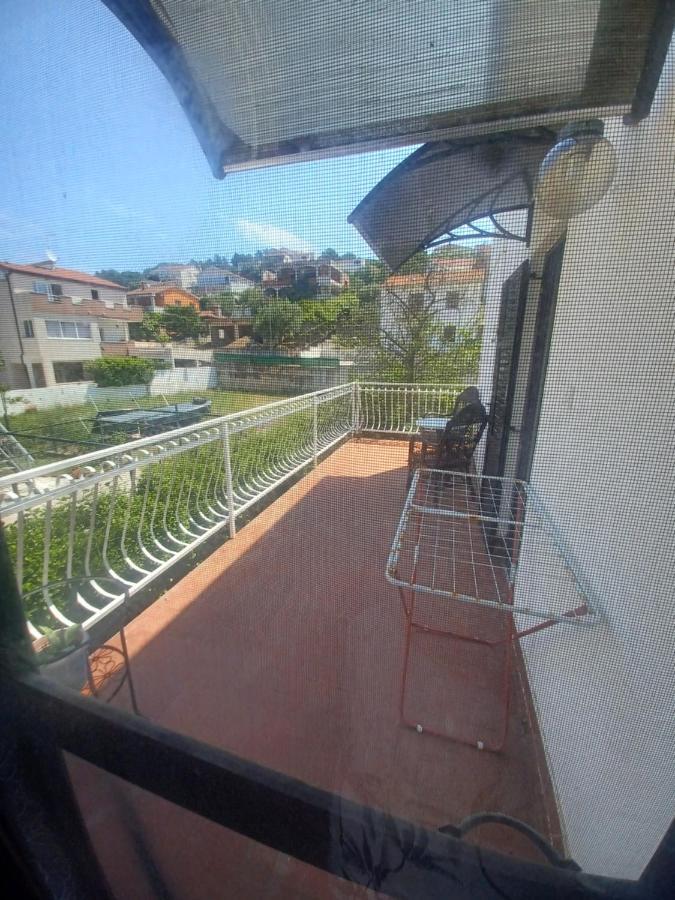 Apartment Bunjo'S Beach House Trogir Exteriör bild