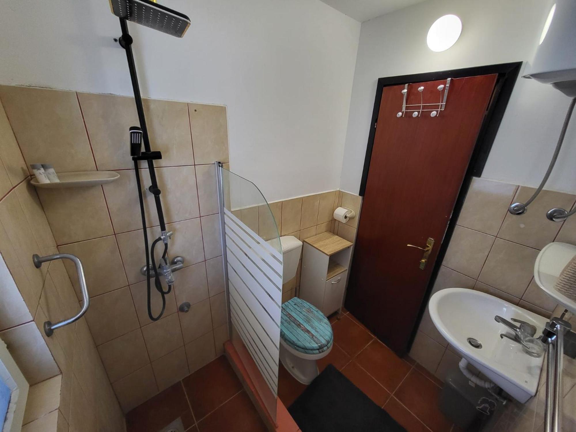 Apartment Bunjo'S Beach House Trogir Exteriör bild