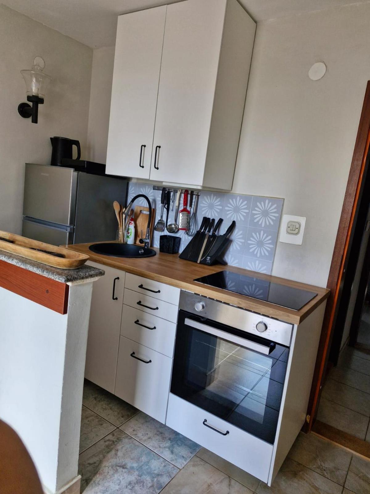 Apartment Bunjo'S Beach House Trogir Exteriör bild